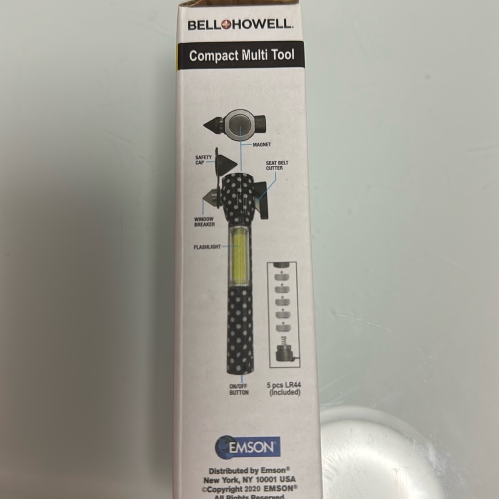 Compact Multi Tool Flashlight with Safety Features - Picture 3 of 3